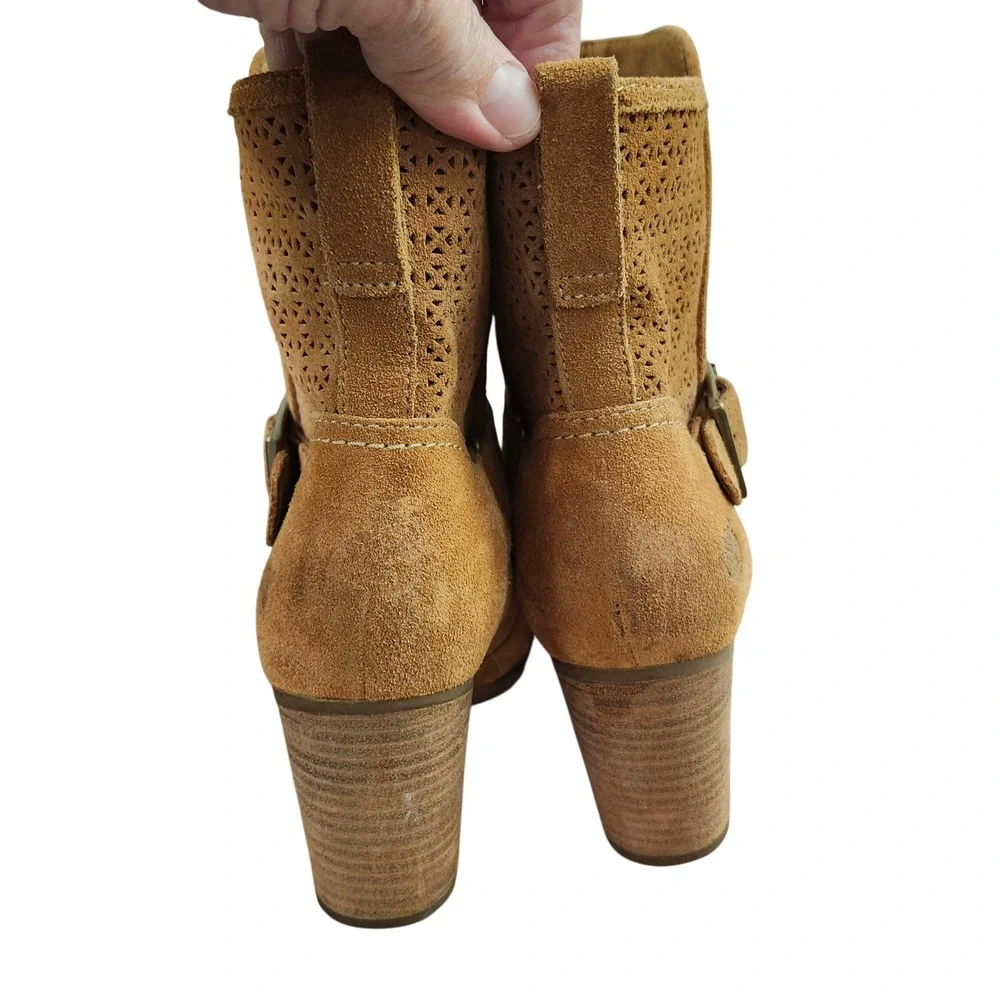 Timberland Suede Laser‎ Cut Buckle Ankle Boots Women's US 7.5 Tan Block Heel